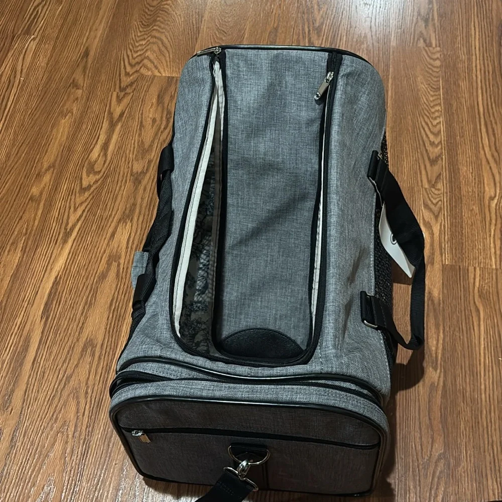 Pet carrier